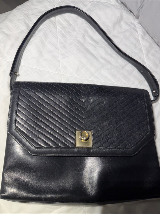 Volterra Handbags - Black Chevron-Detail Shoulder Bag with Gold Turn Lock